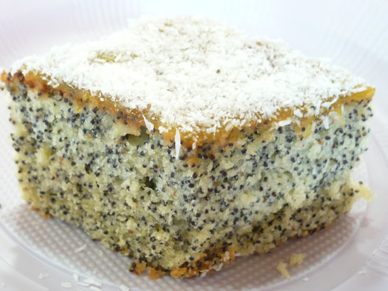 Haşhaşlı Pasta Tarifi ve Malzemeleri